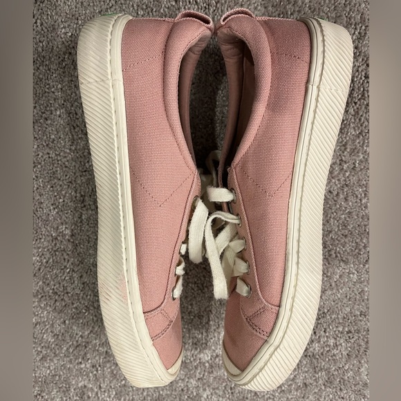 Cariuma Light Pink Shoes - Picture 4 of 6